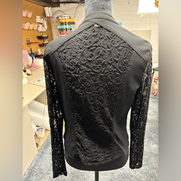Candies brand. Women’s lace shirt. Black. Size XL. - Picture 2 of 3